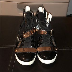 REPORT Sneakers Size 6